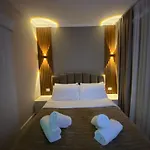 Apartment En's Golem (Tirana)