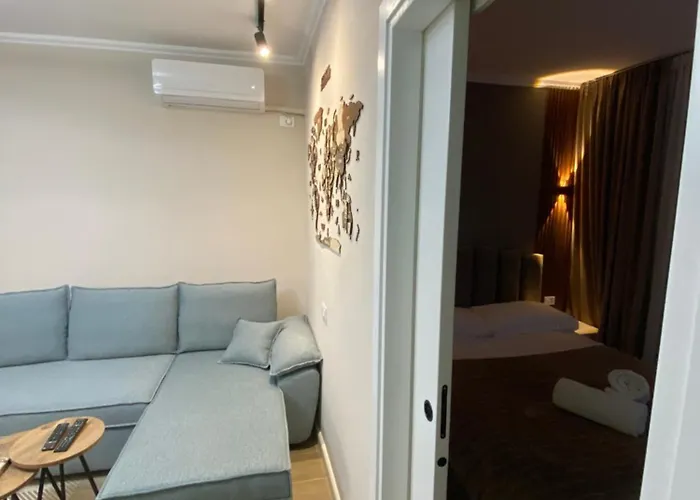 En's * Golem (Tirana)